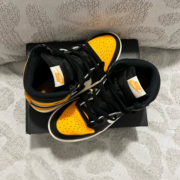 Jordan 1 Retro High OG (PS) Taxi/Black-Sail Size 3Y - Picture 9 of 11